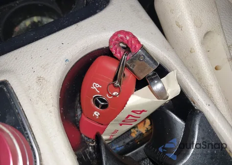 2015 Mercedes-Benz Gla 250 4Matic z USA, uszkodzony, nr VIN WDCTG4GB3FJ149622